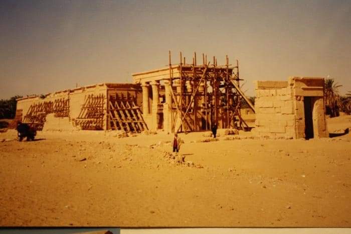 اعمال ترميم المعبد 