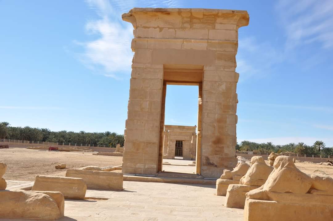 طريق الكباش فى المعبد