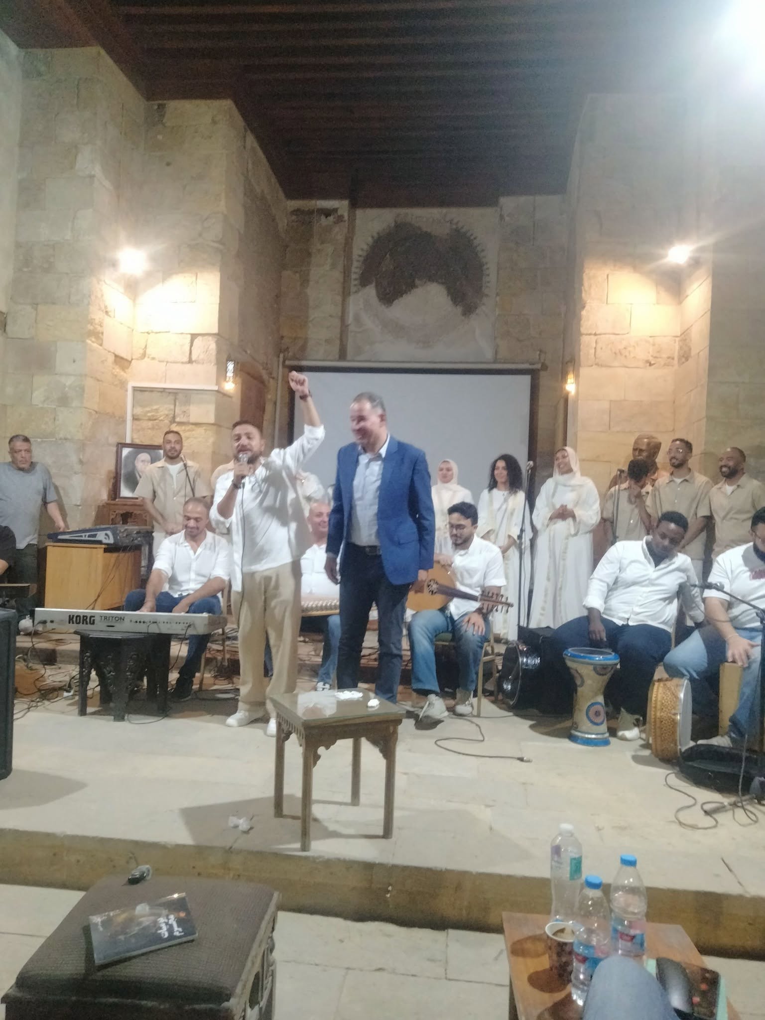 في بيت الشعر