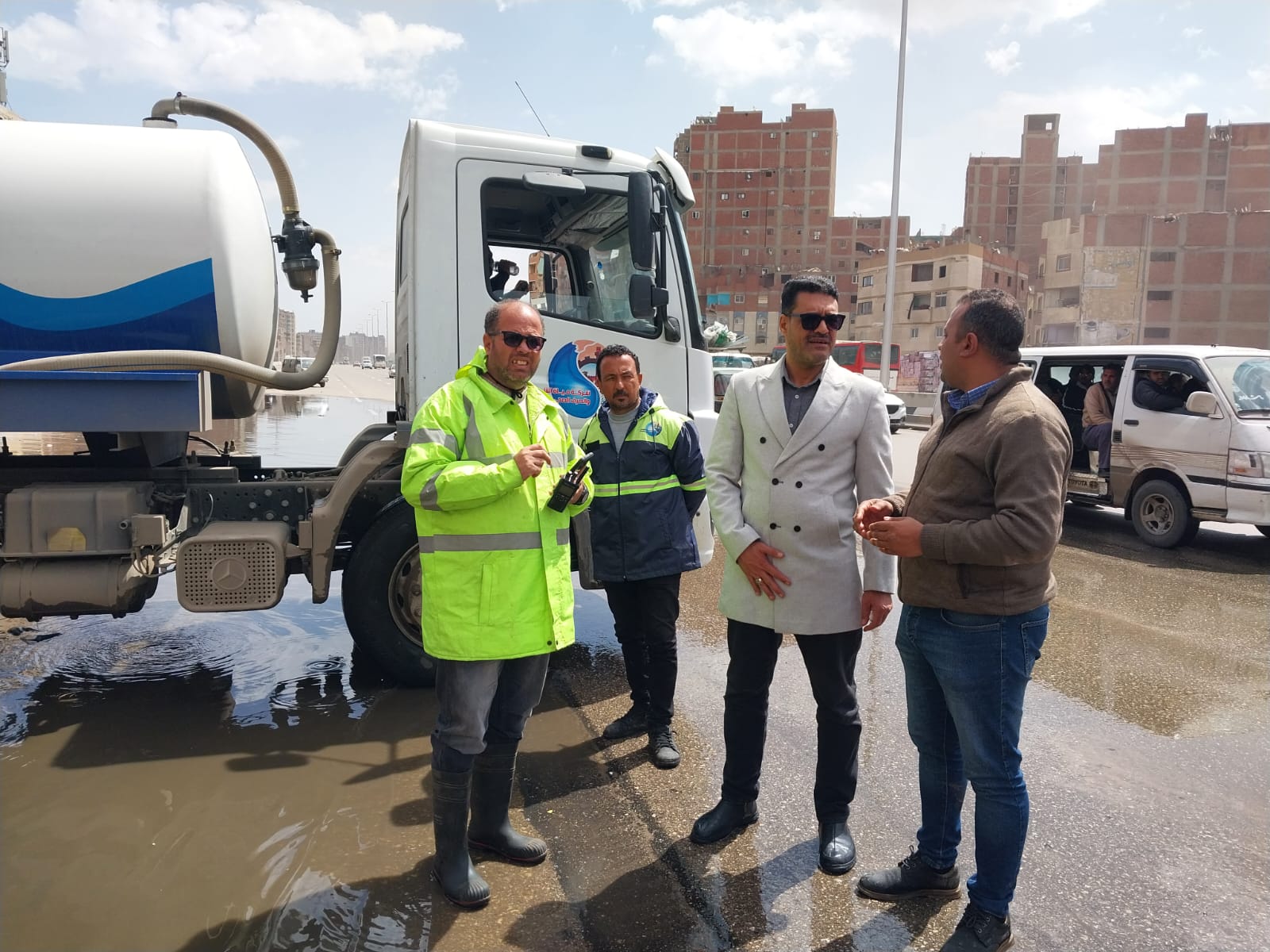 متابعة عمل المعدات