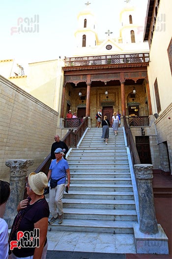 مدخل الكنيسة