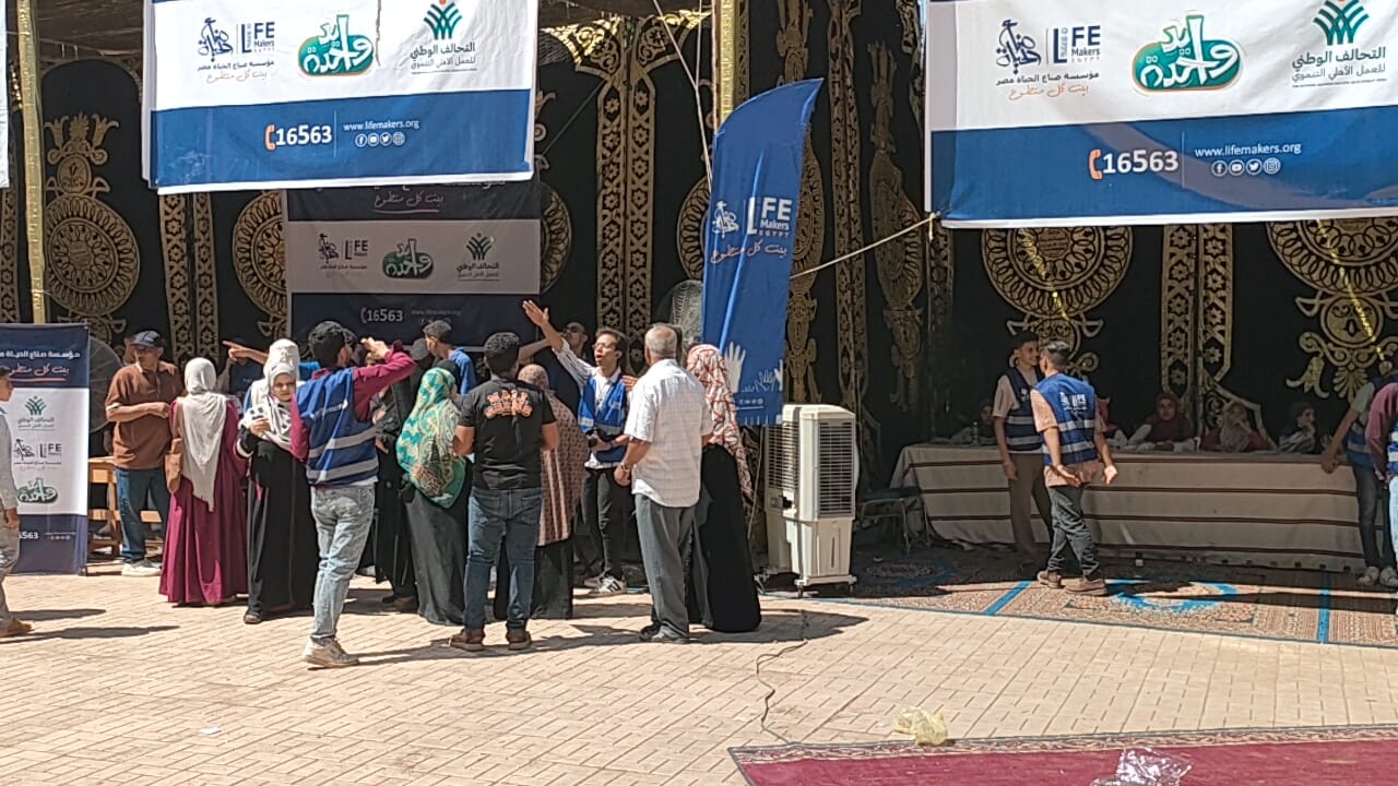 العيادات الطبية تقدم خدماتها لأهالى بناويط ضمن التحالف الوطنى (5)