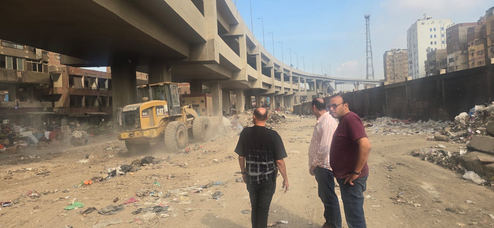 رئيس حي بولاق الدكرور يتابع أعمال تطوير عدد من الشوارع رئيس حي بولاق الدكرور يتابع أعمال تطوير عدد من الشوارع