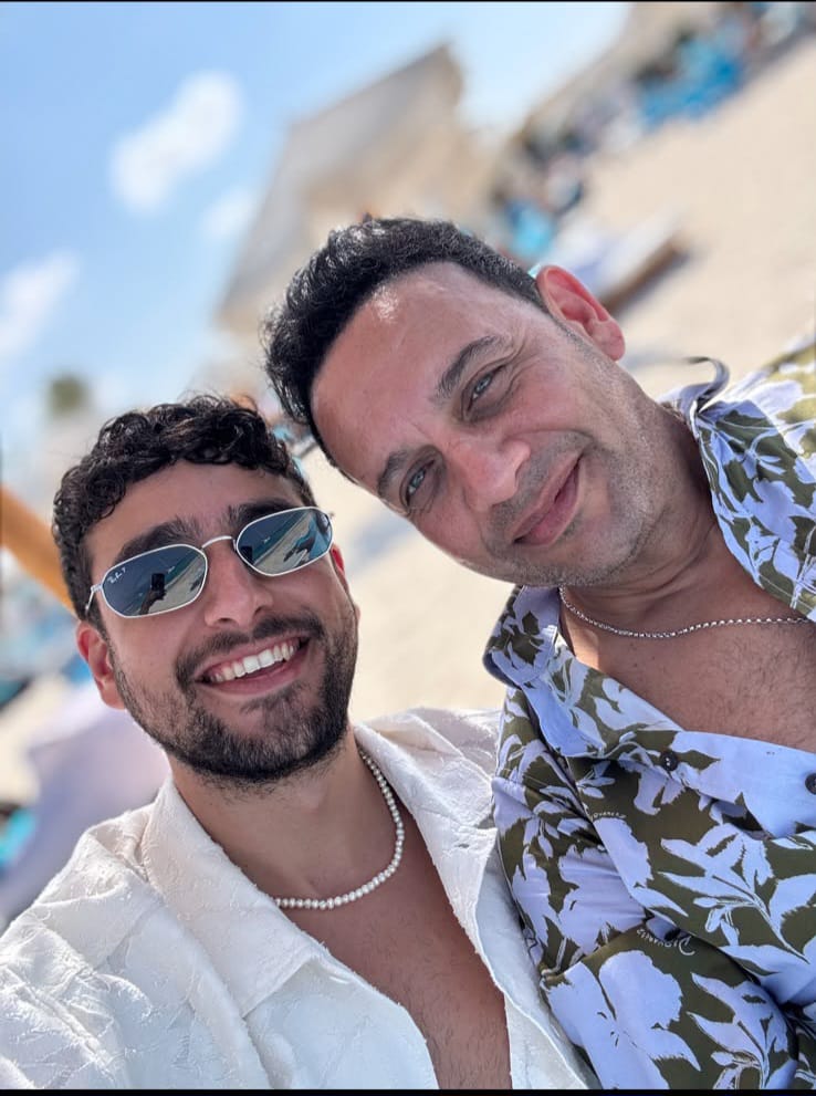 مصطفى قمر وابنه