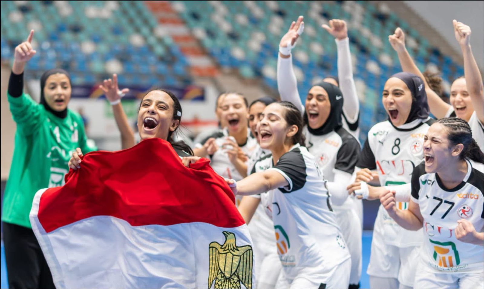 ناشئات اليد