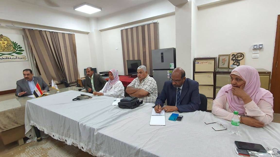 توجيهات بعمل جولات على مدارس القرى والنجوع قبل العام الدراسى الجديد