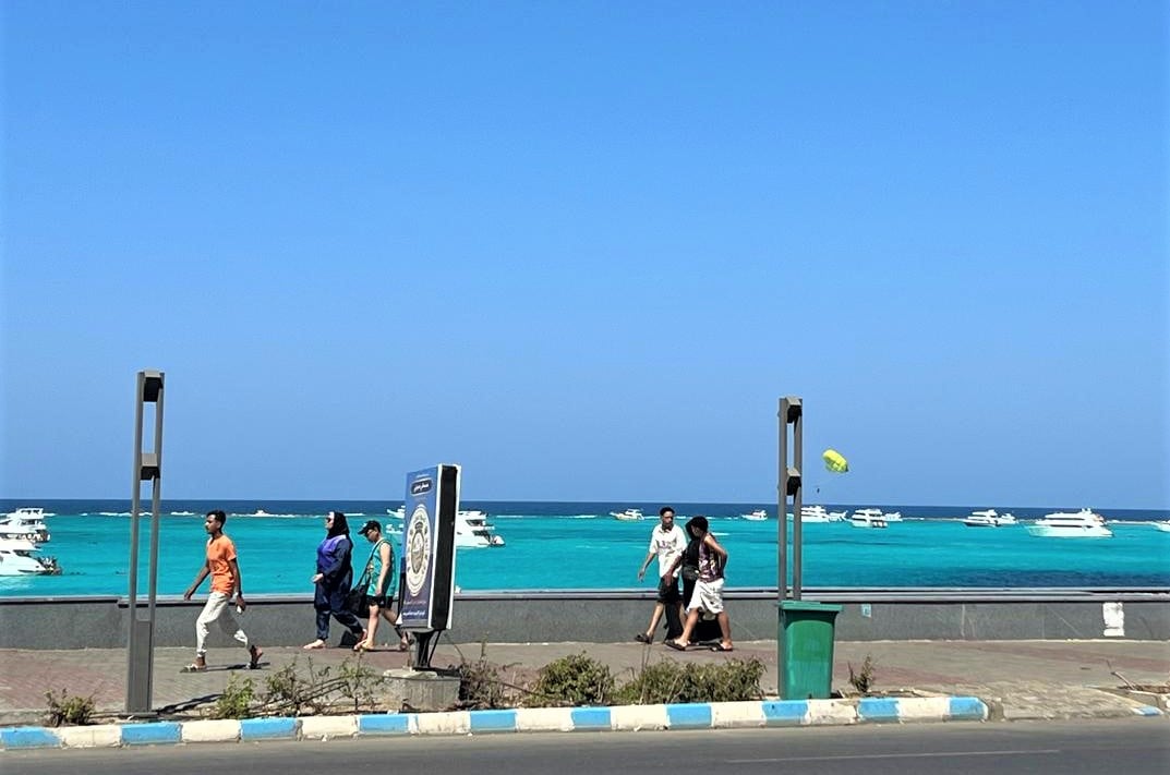 أجواء رائعة ومناظر خلابة للبحر على كورنيش مطروح