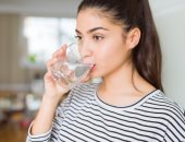 أقات محددة لشرب الماء تعزز من فوائده الصحية