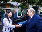 وزيرة التعاون الدولي ورئيس مجلس أمناء المحكمة العربية