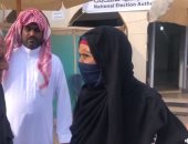 معمرة تدلى بصوتها فى طابا
