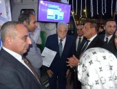 وزير التنمية المحلية ومحافظ جنوب سيناء يتفقدان سيارة المركز التكنولوجى المتنقلة