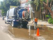 جهود رفع آثار مياه الأمطار بالشوارع 
