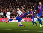 سيرجي روبرتو يسجل هدف فوز برشلونة على باريس