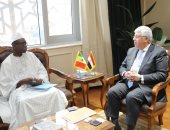 وزير التعليم العالي يستقبل سفير السنغال
