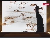 الفنان التشكيلي أيمن عبد اللطيف يرسم سيناء على الرمال