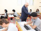 وزير التعليم يتابع امتحانات صفوف النقل