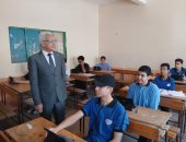 مدير تعليم القاهرة يتفقد إمتحانات الصف الأول الثانوي