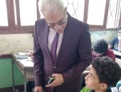 مدير تعليم القاهرة يتفقد امتحانات نهاية العام الدراسى