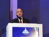  الدكتور محمد ضياء زين العابدين رئيس جامعة عين شمس خلال مؤتمر الجامعة العلمى