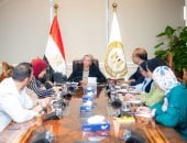 اجتماع ياسمين فؤاد وزيرة البيئة مع قيادات الوزارة 