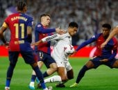 برشلونة وريال مدريد فى لقاء سابق