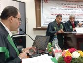 شريف عارف خلال مناقشته الرسالة