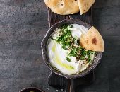 خبز باللبنة.. صورة توضيحية