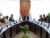 خلال الاجتماع