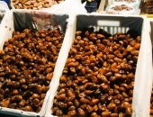 اقبال على شراء البلح خلال رمضان - اسعار البلح في مطروح