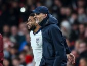 توخيل مدرب منتخب إنجلترا مع الظهير ريس جيمس