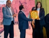 سها بهجت مستشار وزير السياحة تشارك في مؤتمر السياحة