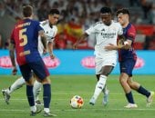 يوم كروى حافل فى ملاعب العالم.. برشلونة فى مواجهة ريال مدريد بكلاسيكو جديد لحسم التتويج بلقب الدوري الإسباني.. محمد صلاح فى قمة نارية مع ليفربول أمام أرسنال.. ومنافسة شرسة بين الإنتر ونابولى على الدورى الإيطالى