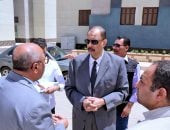 محافظ سوهاج يتفقد مشروعات الإسكان الاجتماعى بمدينة أخميم الجديدة