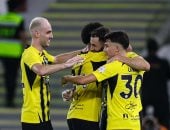 اتحاد جدة يدك الفيحاء بثلاثية بنزيما والنيران الصديقة في الدوري السعودي