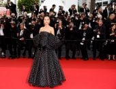 أرينا شايك وأليس عبد العزيز أول الحاضرين للسجادة الحمراء لمهرجان السنيمائى