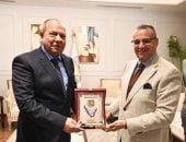 محافظ جنوب سيناء يبحث مع رئيس شركة القناة لتوزيع الكهرباء دعم مشروعات التنمية