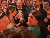 فيفى عبده فى حفل زفاف ابنة أمل رزق