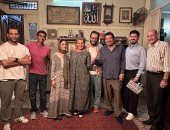 يسرا مع اسرة فيلم بنات فاتن