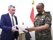 عبد الفتاح البرهان يتلقى الدعوة