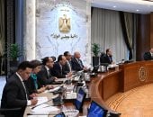 رئيس الوزراء يجتمع مع رئيس "جيتور" العالمية لتوطين طرازات السيارات فى مصر