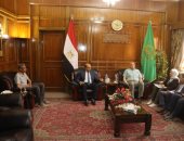 محافظ القليوبية يستقبل مساعد وزيرة البيئة