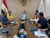 مدير الرعاية الصحية بالأقصر يعقد اجتماع لمتابعة توافر الأدوية