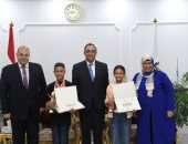 محافظ قنا 