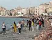المواطنون على الكورنيش