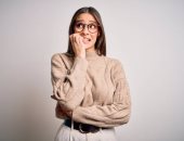 فتاة تشعر بالتوتر