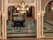 القرآن منحوت على الجدران.. الجمال المعماري لمسجد مصر بالعاصمة الإدارية
