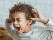 ابني يبكي من أقل حاجة.. حيل سهلة تساعدك على حل المشكلة