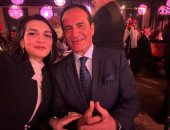 محمد ثروت يهنئ ابنته داليا بعد حصولها على درجة الماجستير من بريطانيا