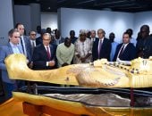 وزير الخارجية يهدى مستنسخًا لمومياء وتابوت الملك توت عنخ آمون لمتحف الحضارات الإفريقية فى داكار