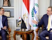 رئيس الجهاز المركزي للتنظيم والإدارة مع وزير الاستثمار